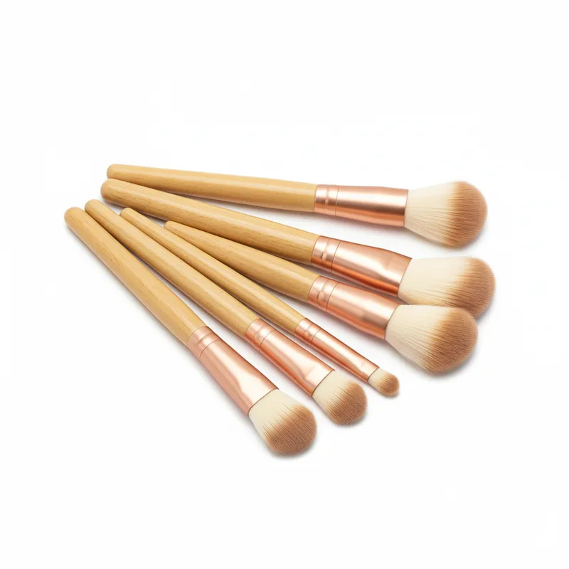 Painting brushes in assorted sizes by FONS International